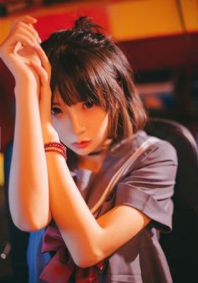 一把捏住他的囊袋_720在线观看完整版